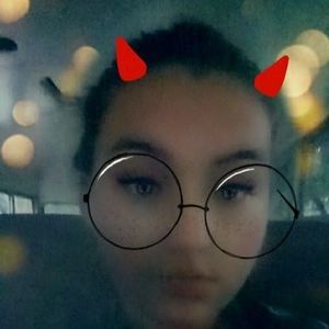 Meet your Posher, Leona